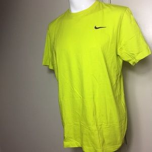 Nike Neon Men’s Shirt swoosh logo size Large